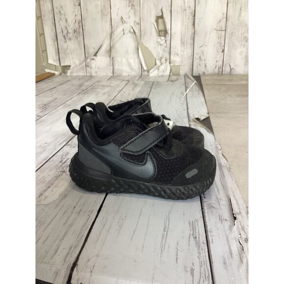 Nike Toddler Size 5C Black Stretch Running Shoes for Boys - Picture 1 of 4